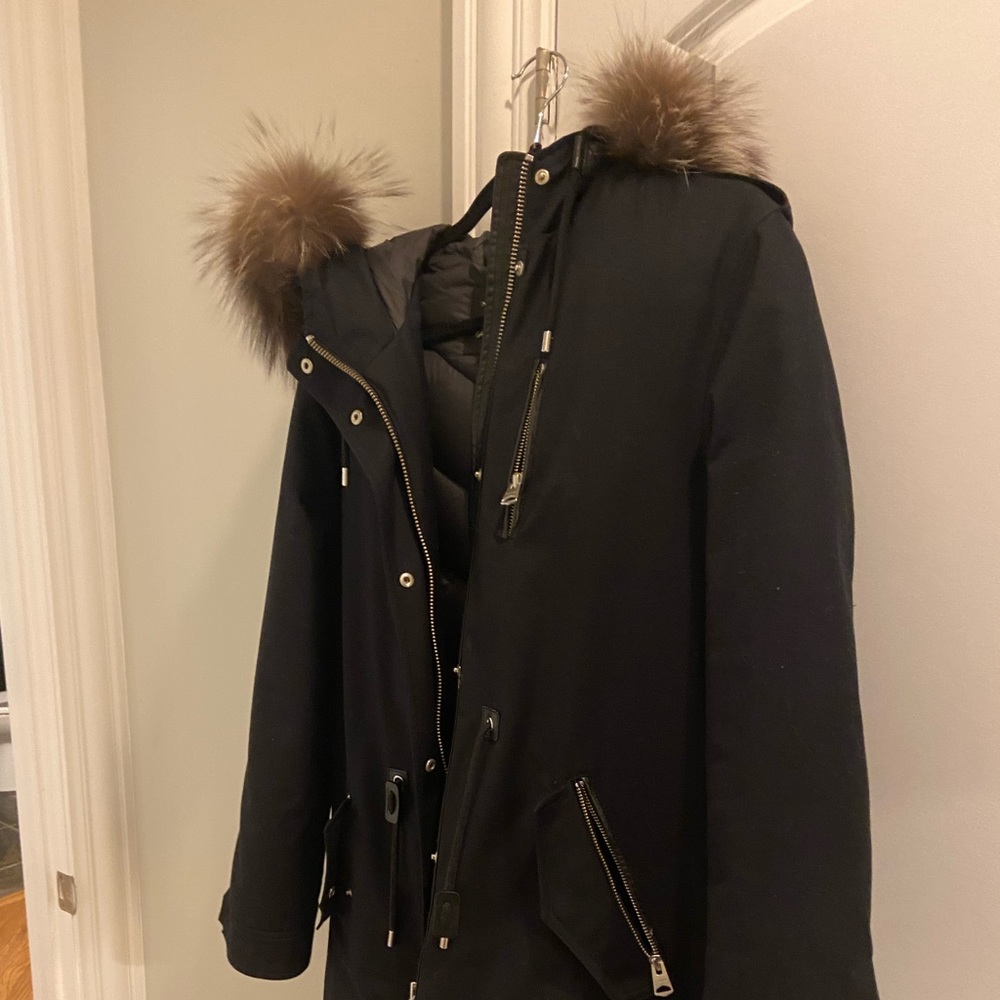 Mackage fox fur women’s small down coat in Navy